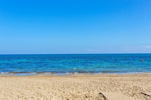 Opportunity in La Mata with 3 bedrooms