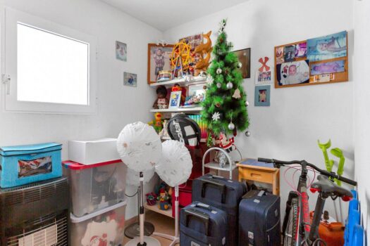 SPACIOUS AND BRIGHT APARTMENT