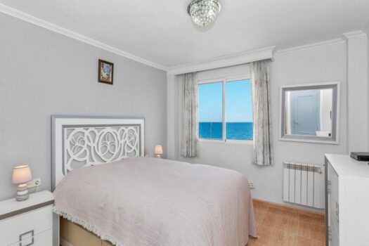 Magnificent apartment facing Playa del Cura!!