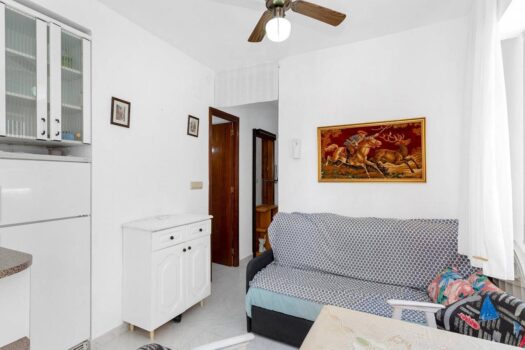 Fantastic one-bedroom flat 200 metres from the sea.-PRODANO