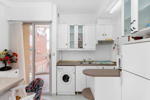 Fantastic one-bedroom flat 200 metres from the sea.-PRODANO