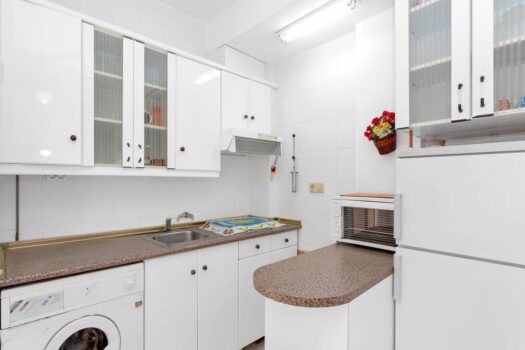 Fantastic one-bedroom flat 200 metres from the sea.-PRODANO