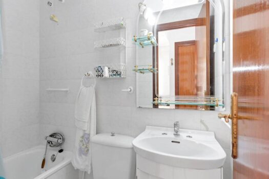 Fantastic one-bedroom flat 200 metres from the sea.-PRODANO