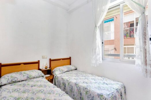 Fantastic one-bedroom flat 200 metres from the sea.-PRODANO