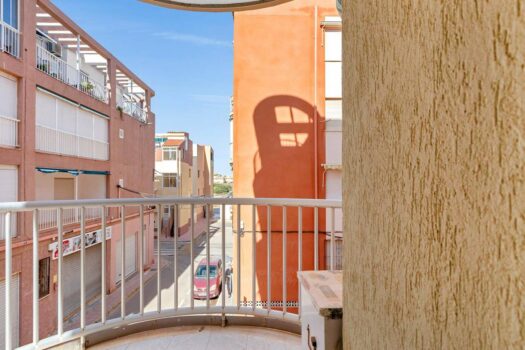 Fantastic one-bedroom flat 200 metres from the sea.-PRODANO