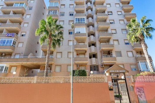 2 bedroom house with pool, garage and storage room