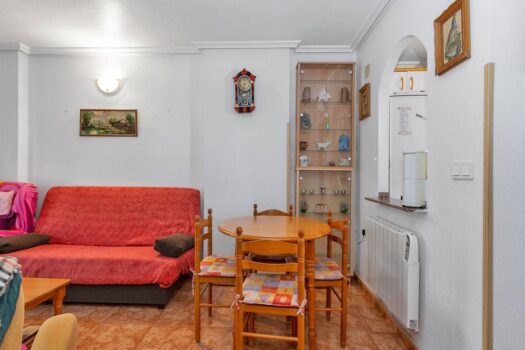 2 bedroom house with pool, garage and storage room