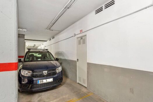 2 bedroom house with pool, garage and storage room