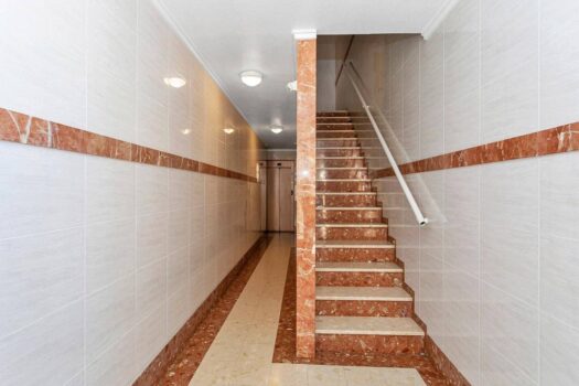 2 bedroom house with pool, garage and storage room