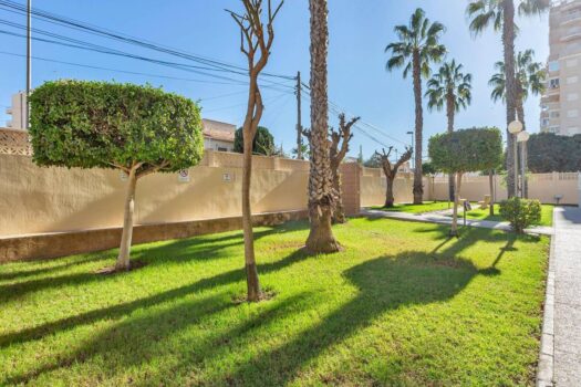 2 bedroom house with pool, garage and storage room