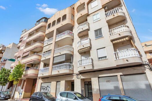 SOUTH apartment with 3 bedrooms with large terrace 250 m away. of the Natural Pools of Playa del Cur