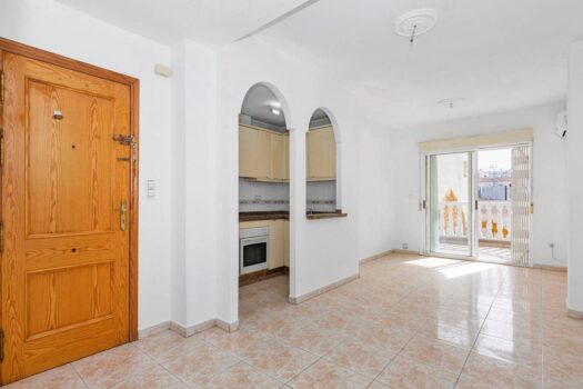 SOUTH apartment with 3 bedrooms with large terrace 250 m away. of the Natural Pools of Playa del Cur