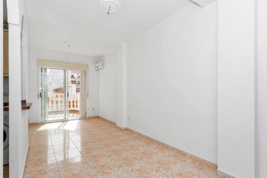 SOUTH apartment with 3 bedrooms with large terrace 250 m away. of the Natural Pools of Playa del Cur