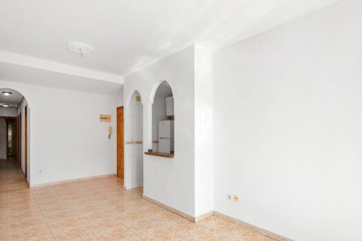 SOUTH apartment with 3 bedrooms with large terrace 250 m away. of the Natural Pools of Playa del Cur