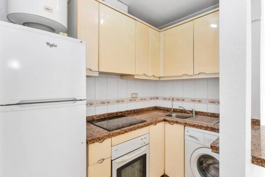 SOUTH apartment with 3 bedrooms with large terrace 250 m away. of the Natural Pools of Playa del Cur