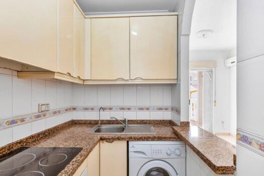 SOUTH apartment with 3 bedrooms with large terrace 250 m away. of the Natural Pools of Playa del Cur