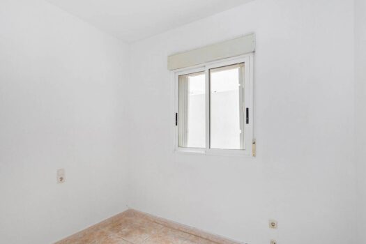 SOUTH apartment with 3 bedrooms with large terrace 250 m away. of the Natural Pools of Playa del Cur