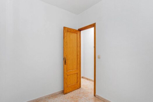 SOUTH apartment with 3 bedrooms with large terrace 250 m away. of the Natural Pools of Playa del Cur