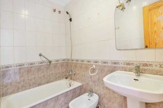 SOUTH apartment with 3 bedrooms with large terrace 250 m away. of the Natural Pools of Playa del Cur