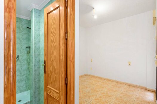 SOUTH apartment with 3 bedrooms with large terrace 250 m away. of the Natural Pools of Playa del Cur