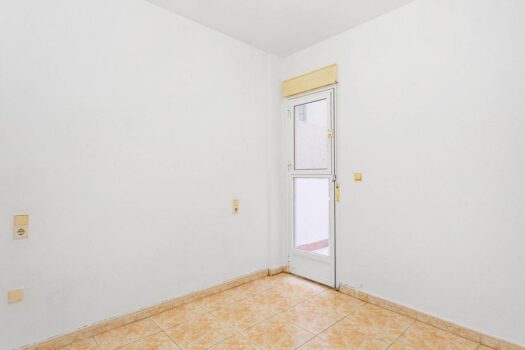 SOUTH apartment with 3 bedrooms with large terrace 250 m away. of the Natural Pools of Playa del Cur