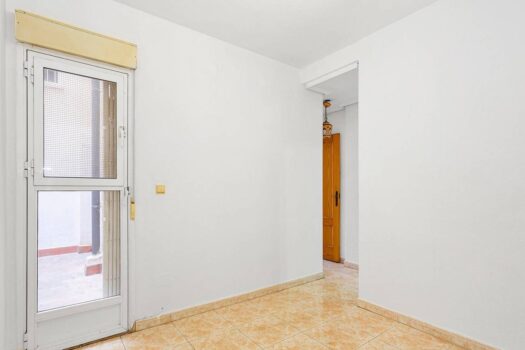 SOUTH apartment with 3 bedrooms with large terrace 250 m away. of the Natural Pools of Playa del Cur