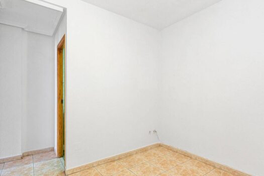 SOUTH apartment with 3 bedrooms with large terrace 250 m away. of the Natural Pools of Playa del Cur