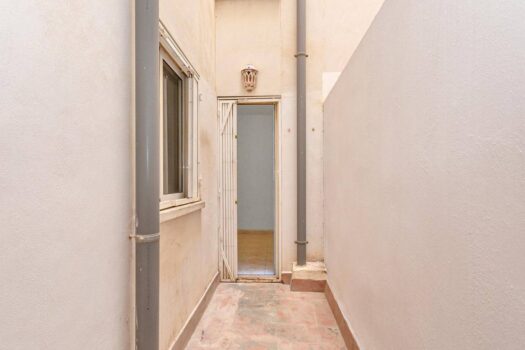 SOUTH apartment with 3 bedrooms with large terrace 250 m away. of the Natural Pools of Playa del Cur