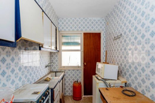 Fantastic front line apartment to renovate to your liking and at an incredible price!!