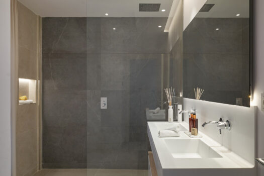 2 Bed Ground Floor Apartment for sale in Marbella, Costa del Sol