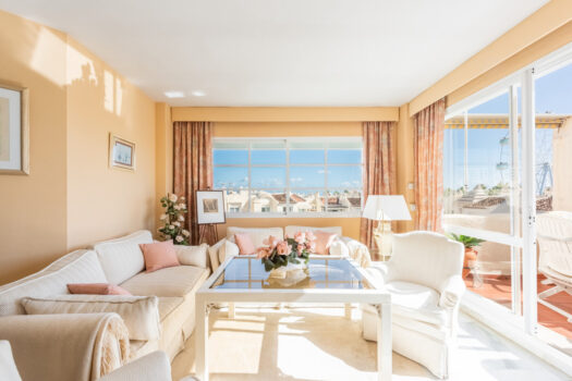 2 Bed Middle Floor Apartment for sale in Benalmadena, Costa del Sol