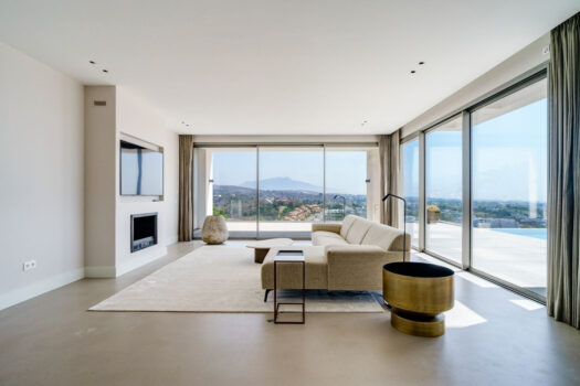 5 Bed Detached Villa for sale in Estepona, Costa del Sol