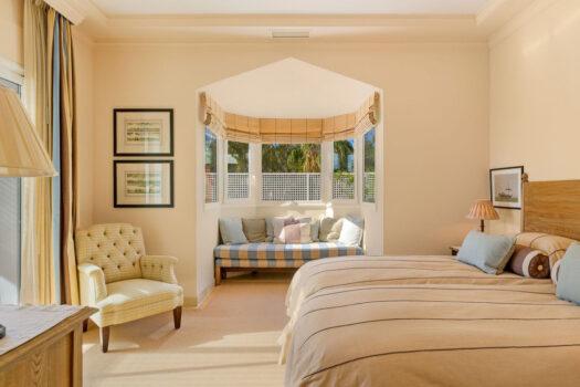 5 Bed Detached Villa for sale in Benahavis, Costa del Sol