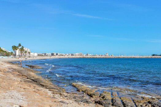 Fantastic front line apartment to renovate to your liking and at an incredible price!!