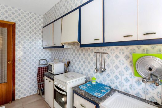 Fantastic front line apartment to renovate to your liking and at an incredible price!!