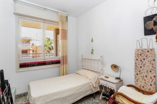 Fantastic front line apartment to renovate to your liking and at an incredible price!!