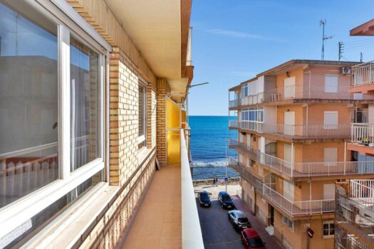 Fantastic front line apartment to renovate to your liking and at an incredible price!!