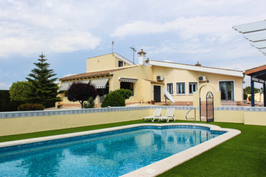 4 bedroom Finca for sale in Almoradi
