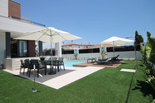 3 bedroom Villa for sale in Torrevieja