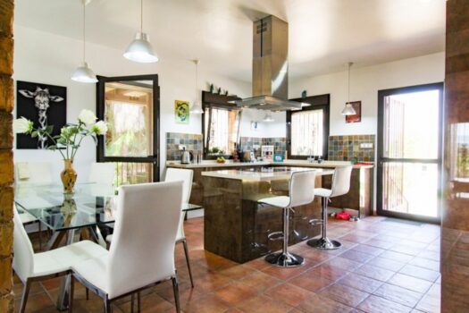 4 bedroom Villa for sale in Bigastro