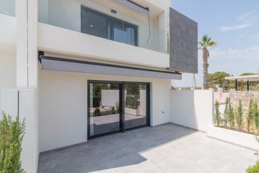 2 bedroom Villa for sale in Torrevieja