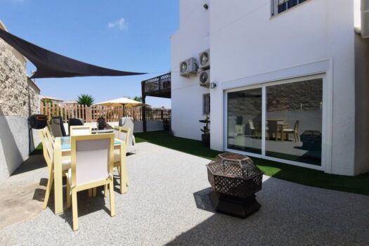 5 bedroom Villa for sale in Villamartin