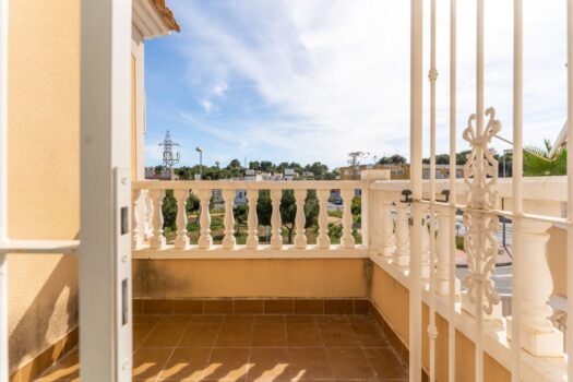 3 bedroom Villa for sale in Villamartin