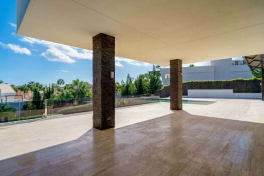 5 Bed Detached Villa for sale in Nueva Andalucia, Costa del Sol