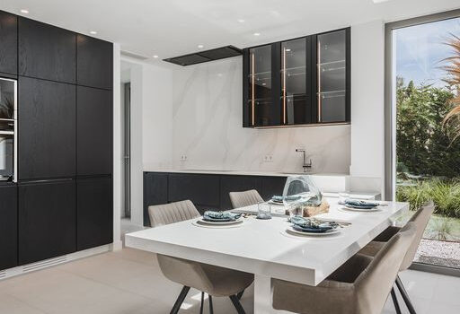 4 Bed Detached Villa for sale in Estepona, Costa del Sol