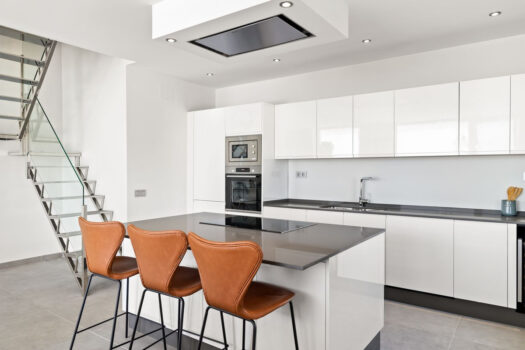 3 Bed Penthouse Apartment for sale in Estepona, Costa del Sol