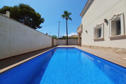 5 bedroom Villa for sale in Cabo Roig