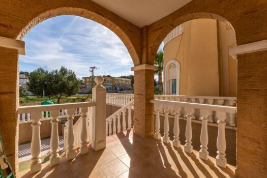 3 bedroom Villa for sale in Villamartin