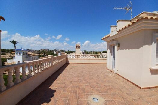 5 bedroom Villa for sale in Cabo Roig