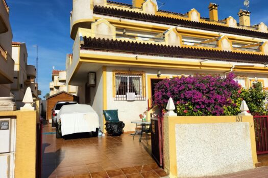 3 bedroom Townhouse for sale in Playa Flamenca